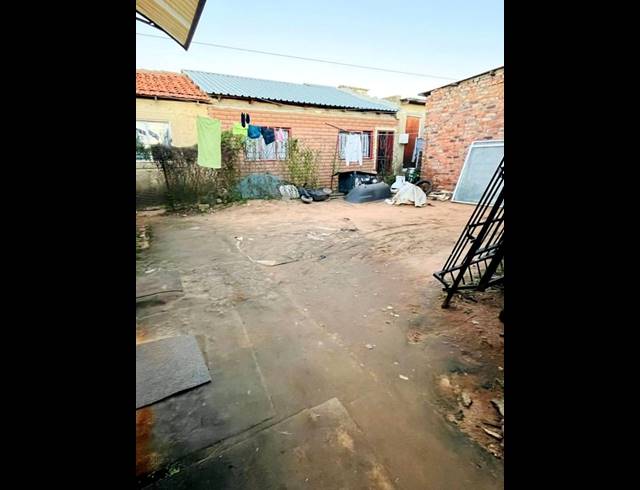 0 BEDROOM HOUSE FOR SALE IN COSMO CITY